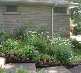 Entrance-garden