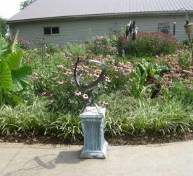 Garden-ornaments-metal-edging